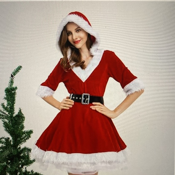 Super cute women’s Santas helper costume. Size M. Worn once. No belt - Picture 2 of 2